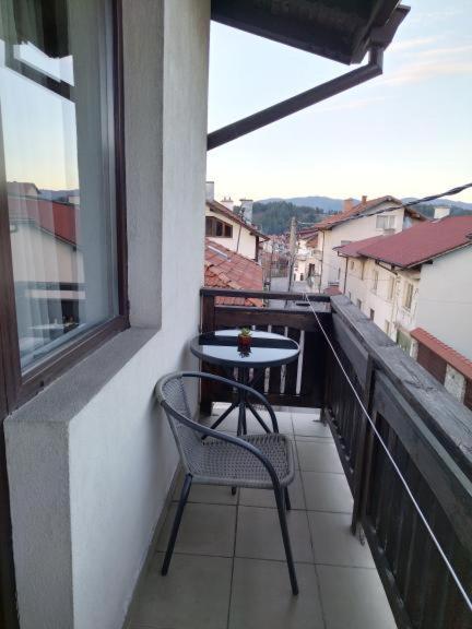 Djolevi Guesthouse Dobrinishte Exterior photo